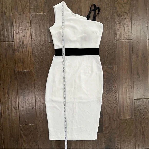 O.B Dress - Picture 7 of 9